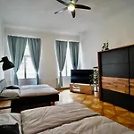 Truhlarska 4 Praag