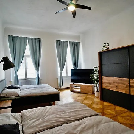 Truhlarska 4 Praag